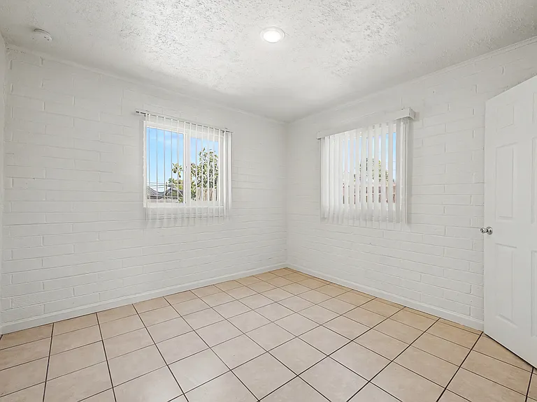 2433 E Cameron Vis — Photo 21