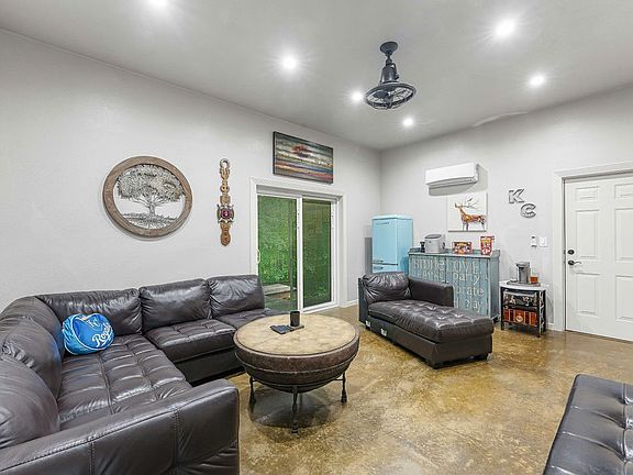 4th image of 7 Ravenglass Ln