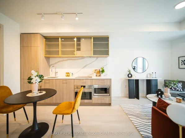 36 Olive Ave #1811, Toronto, ON M2N 7E6