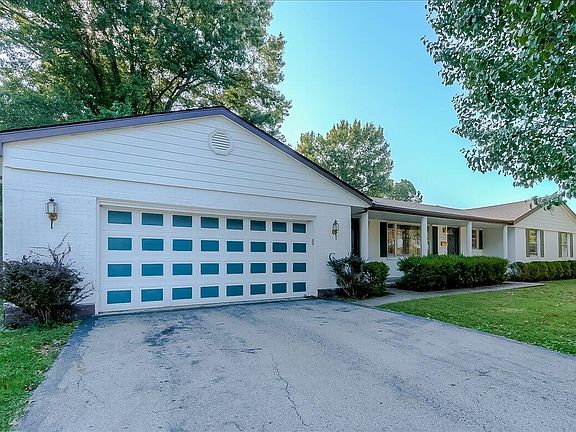 2nd image of 333 Whippoorwill Ln