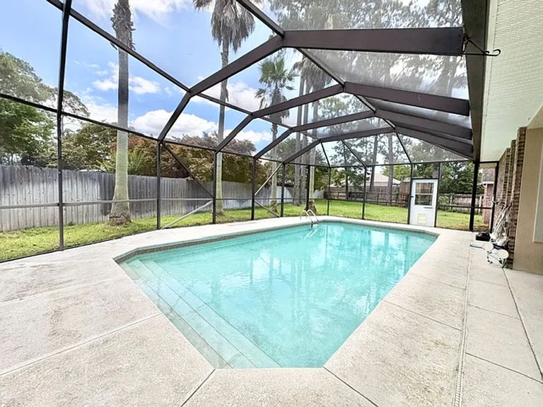 603 Buckeye Ct — Photo 45
