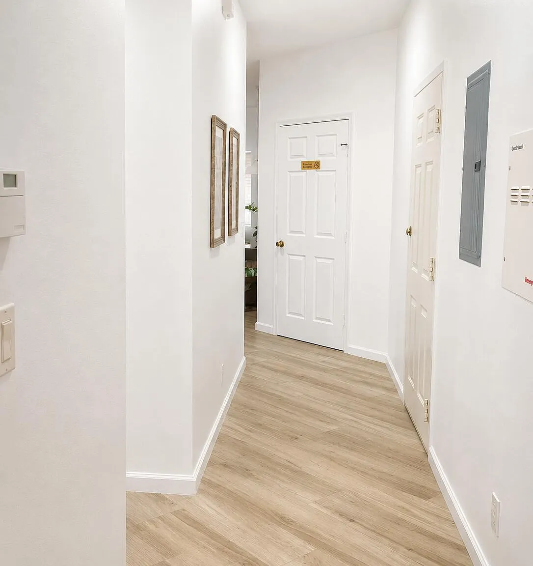 1 bed, 1.5 bath, 900 sqft, $1,800 — Photo 2