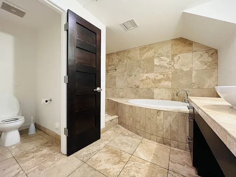 215 E McKinley St #402 — Photo 12