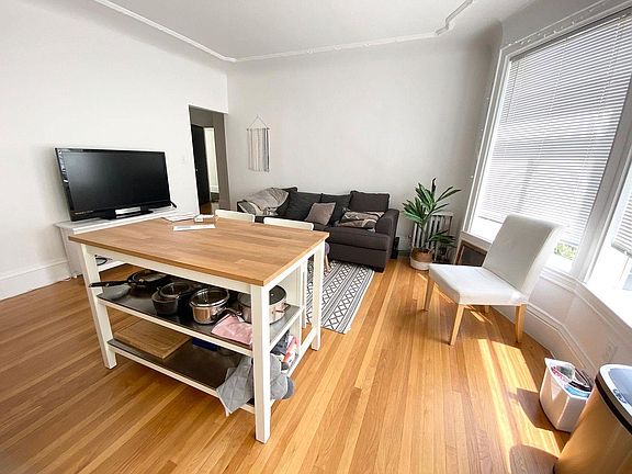 3rd image of 1275 Washington St APT 5