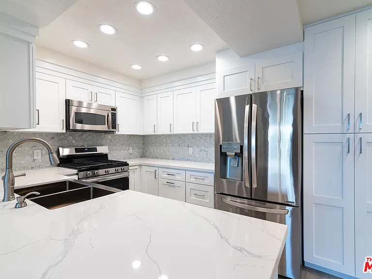 8515 Falmouth Ave #422 — Photo 5
