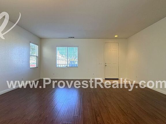 4th image of 13171 La Crescenta Ave