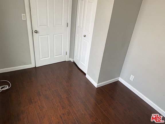 4th image of 1424 Echo Park Ave