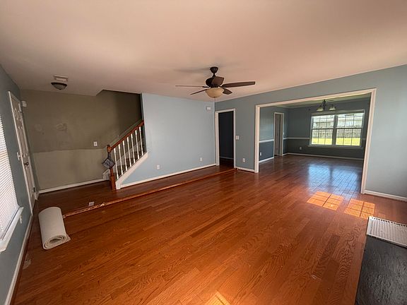 4th image of 575 Batty Way