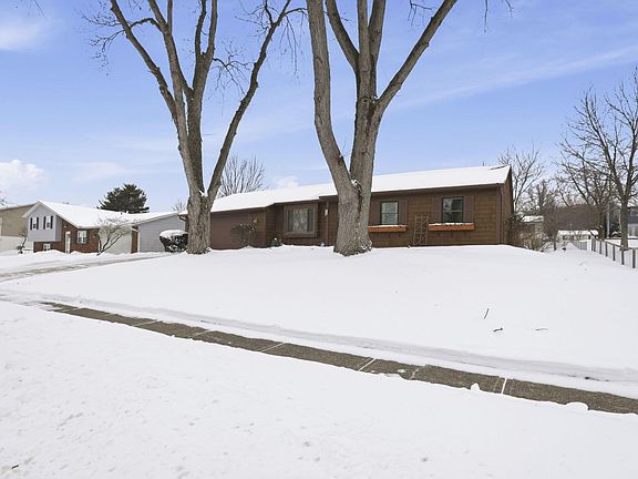 3rd image of 602 Deanna Stroll Rd