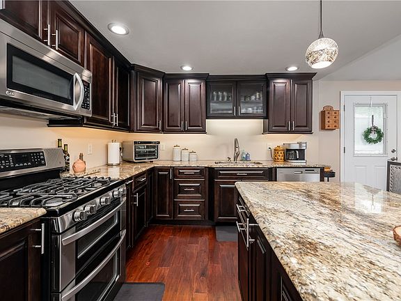 3rd image of 303 Fayette Dr