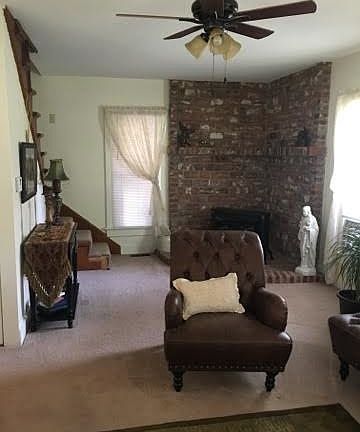 3rd image of 307 E Railroad Ave