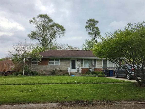 2749 Wells St, Lake Station, IN 46405