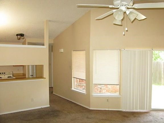 4th image of 4604 Bracken Dr