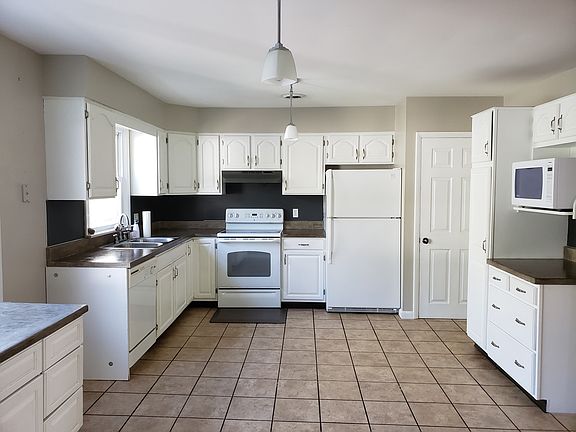 4th image of 11070 Williamsport Pike