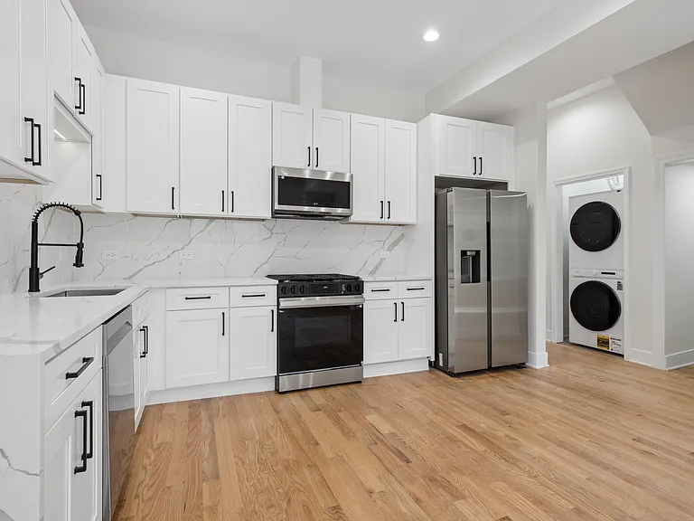 2002 W Huron St #1F — Photo 11