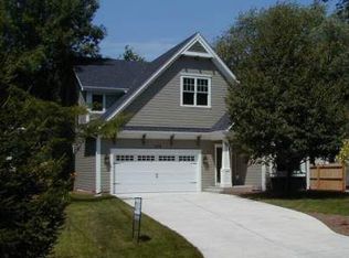 1028 Cherry St, Wheaton, IL 60187