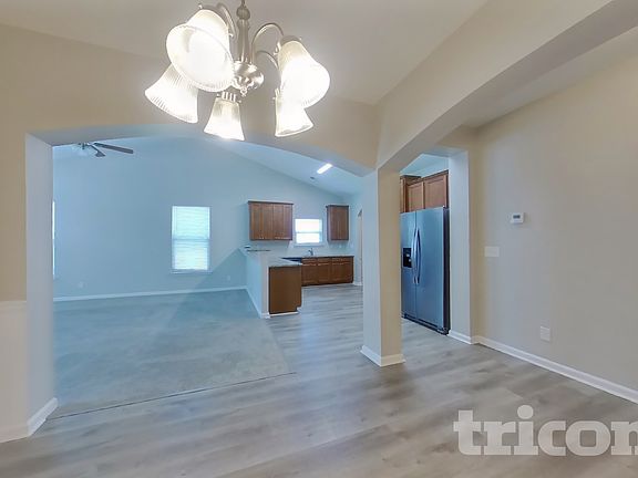 4th image of 30 Fernwood Ct