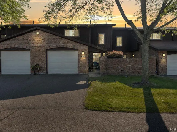 26540 Inkster Rd, Southfield, MI 48033