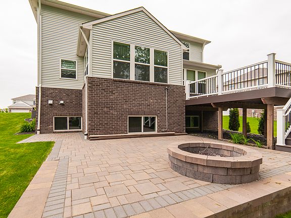 5th image of 57825 Village Dr