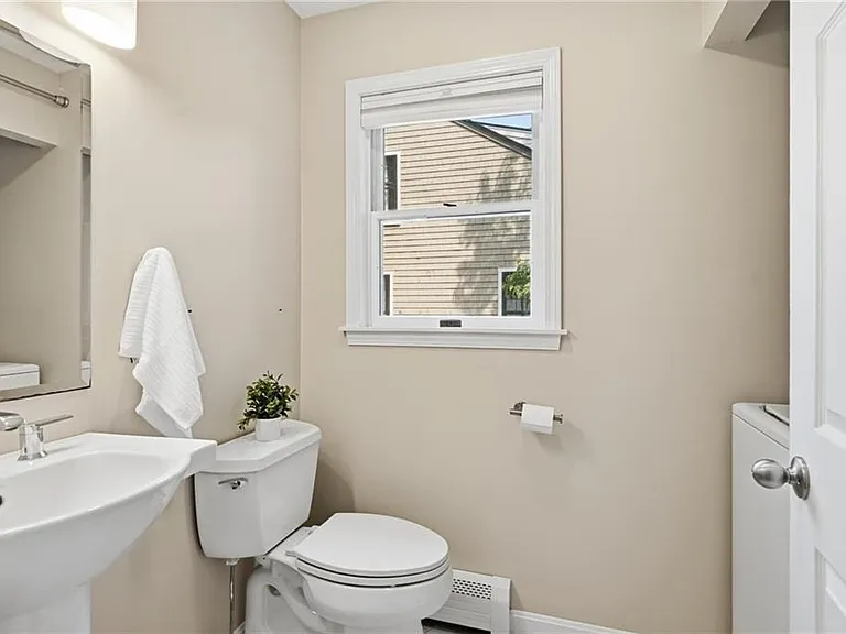 2 Lafayette Dr — Photo 13