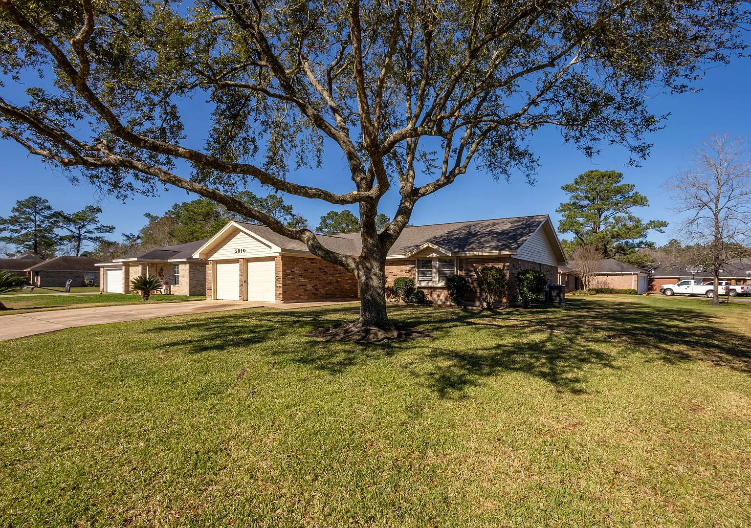 3 Bedroom, 2 Bath, Attached Garage. Dont let this one slip by. — Photo 2