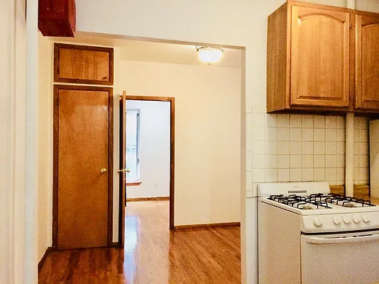 Rented by Warren T Real Estate Corp. | media 41