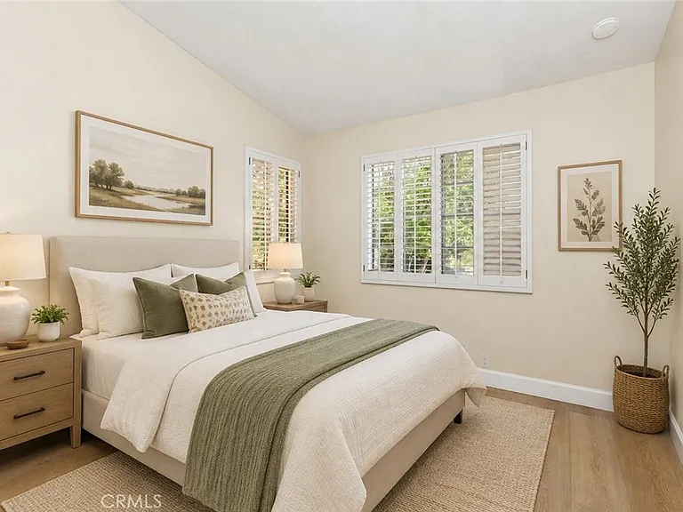 30 Gavilan — Photo 12