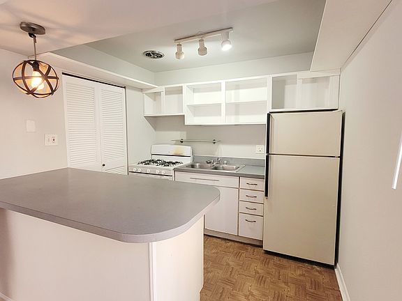 2nd image of 856 W Lill Ave APT 2