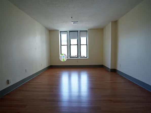 1127 Boylston St #302, Boston, MA 02215