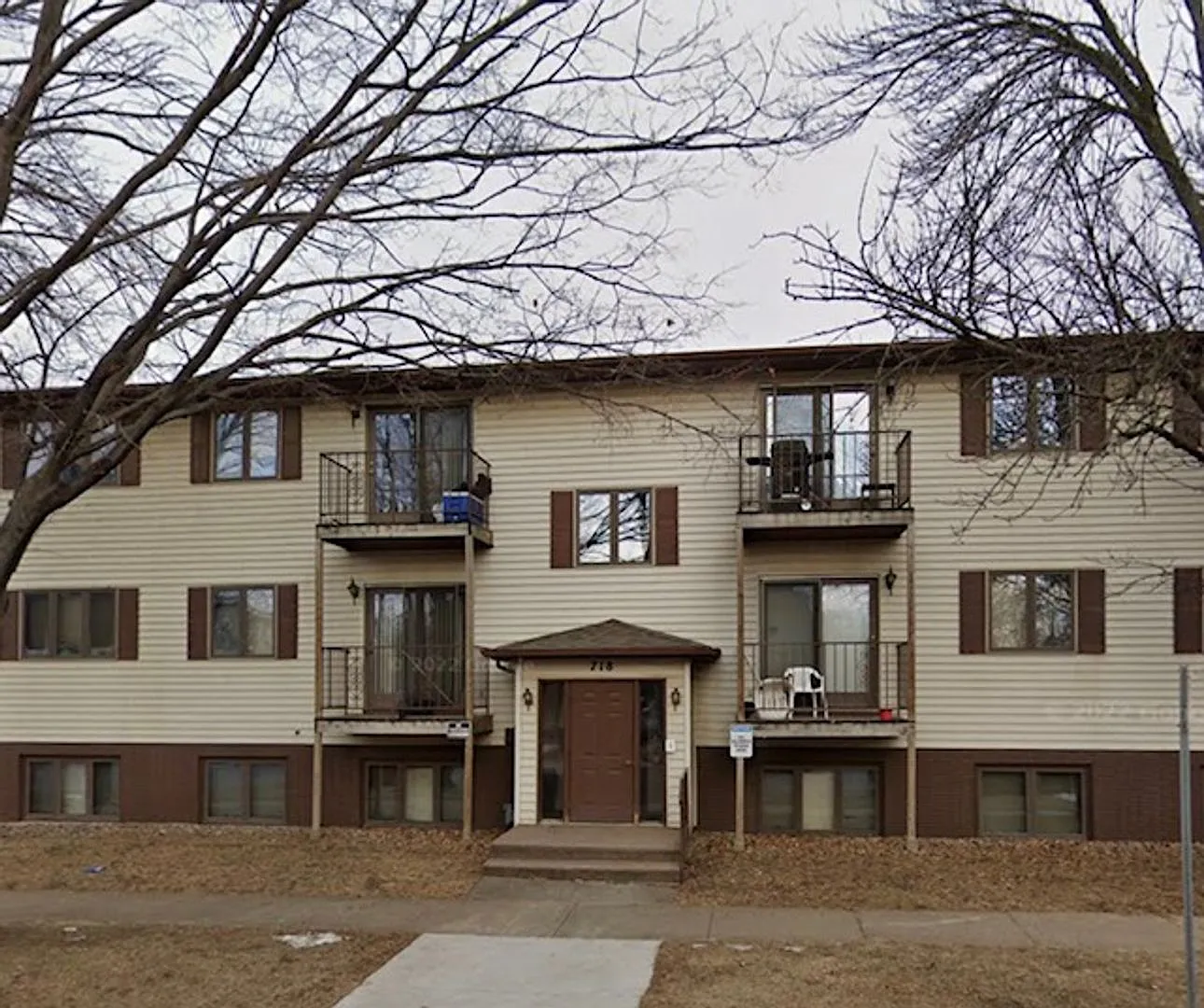718 W 12th St — Photo 1