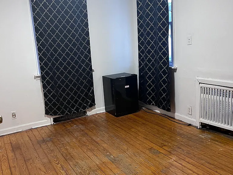 103 E Saint Marks Pl #1 — Photo 14