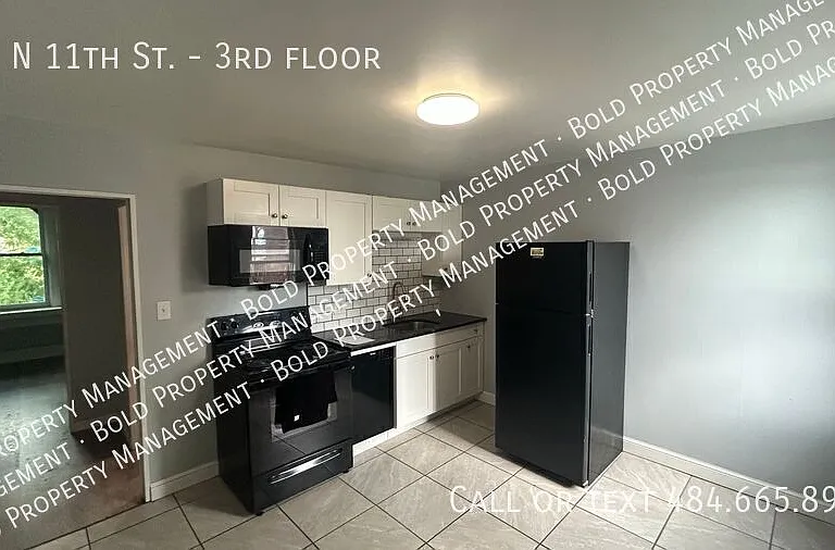 40 N 11th St #3 — Photo 2