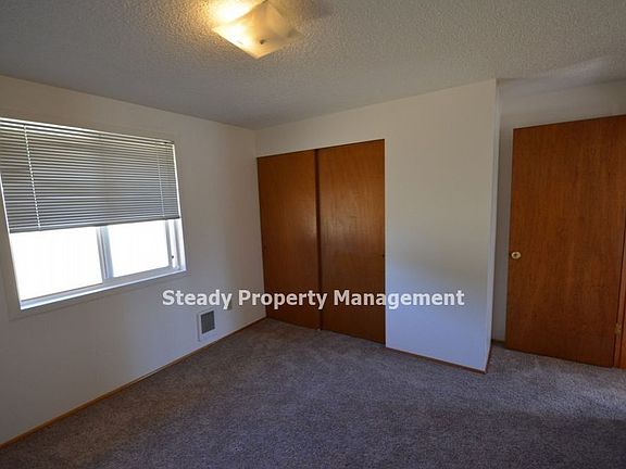 3rd image of 904 118th Avenue Ct E