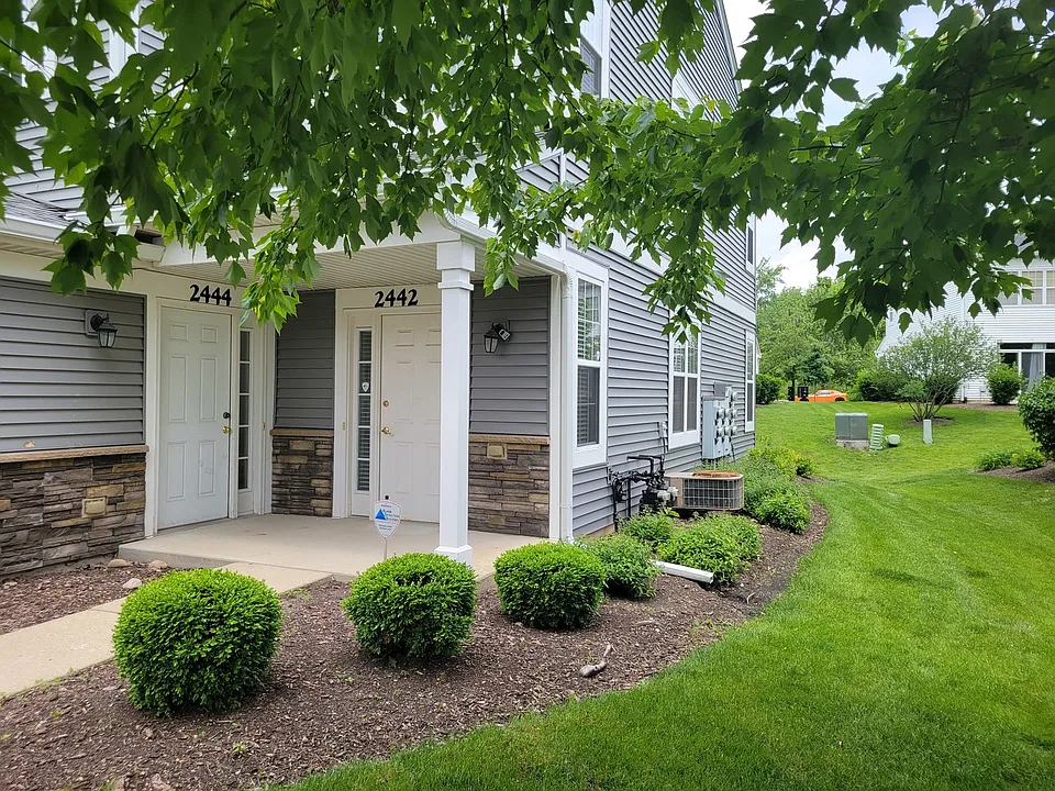 2442 Golf Ridge Cir