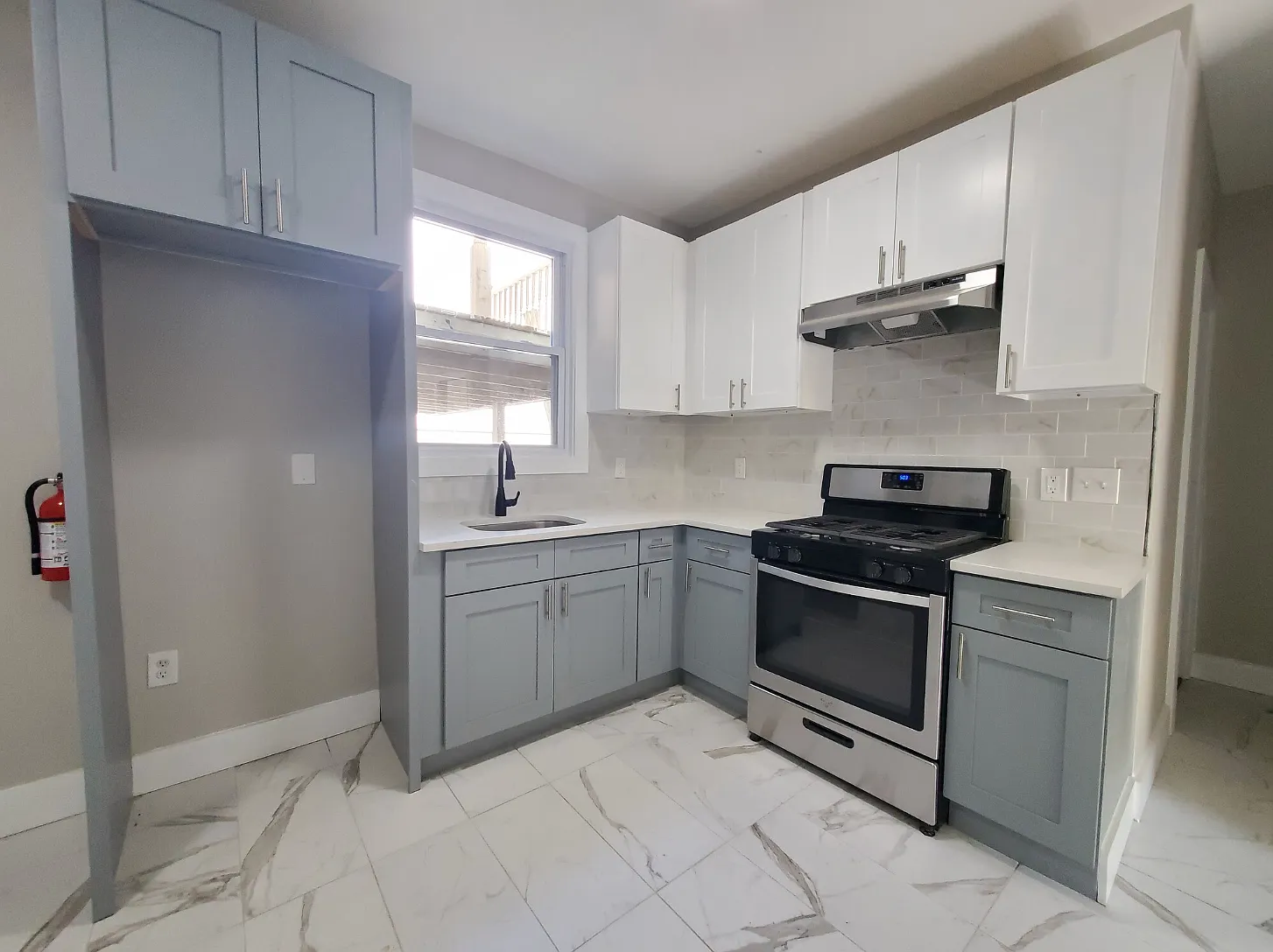 3 bed, 1200 sqft, $2,249 — Photo 1