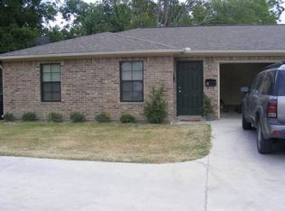 6110 Willis St #D, Groves, TX 77619