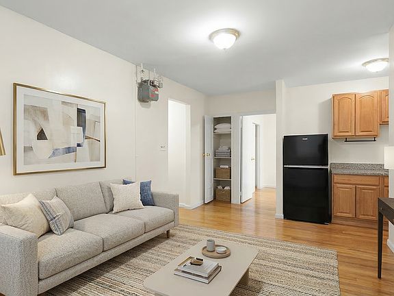 5th image of 151 E 106th St Unit 3