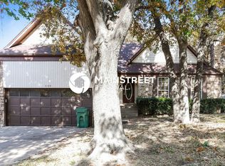 5109 Oak Springs Dr, Arlington, TX 76016