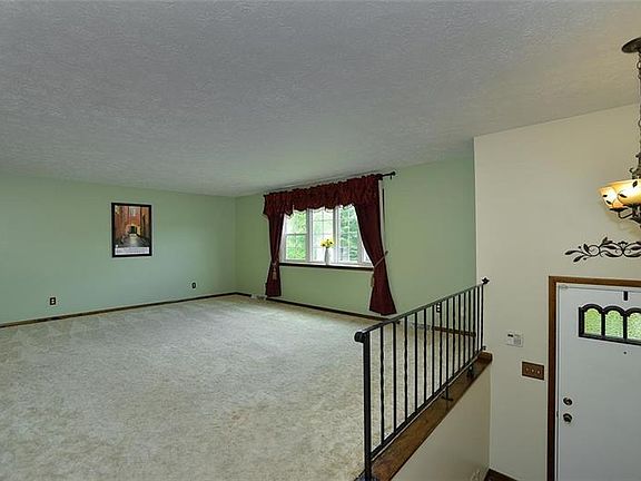 2nd image of 9584 Saratoga Dr