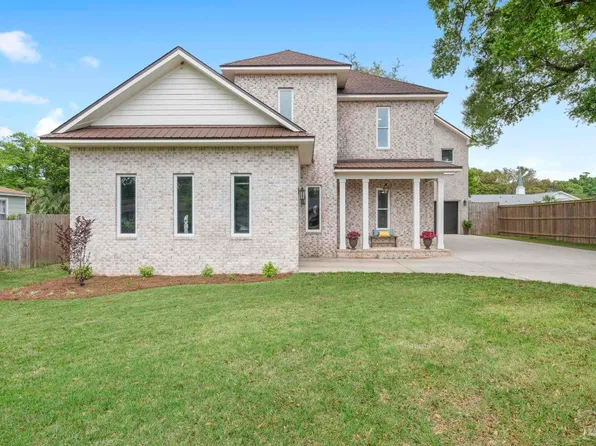 1806 N Barcelona St, Pensacola, FL 32501