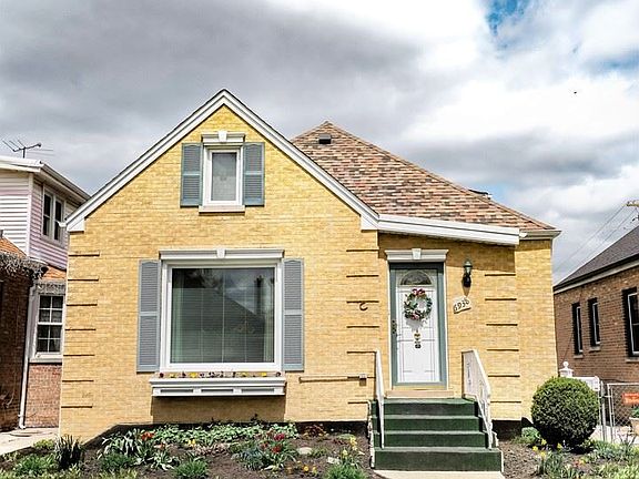 2nd image of 6938 W Wellington Ave