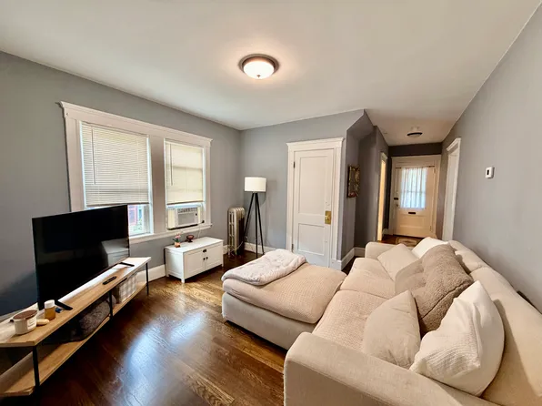 39 N Crescent Circuit, Brighton, MA