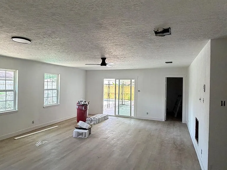 1317 Tobola St — Photo 5