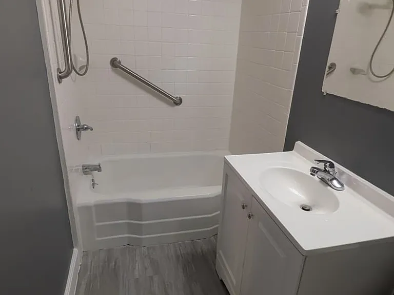 136 Lancaster St — Photo 8