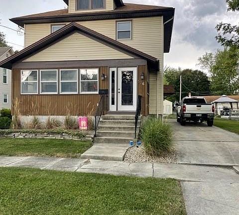 3rd image of 526 W Lincoln St