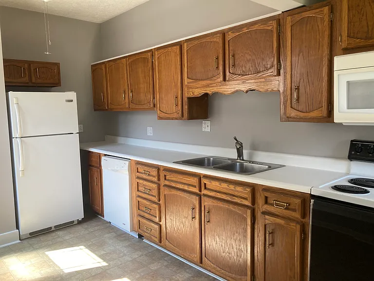 2138 Woodbourne Ave — Photo 9
