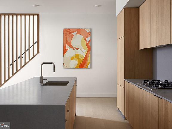 4th image of 1921 Green St #7