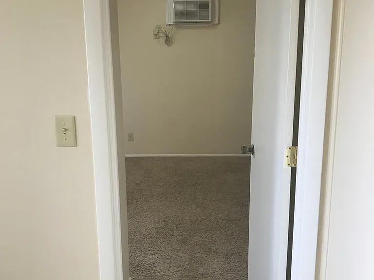 1345-1365 Meadowview Dr — Photo 2