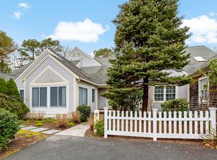 4 Gold Leaf Ln, Mashpee, MA 02649