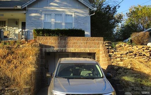2nd image of 3011 Miller Ave